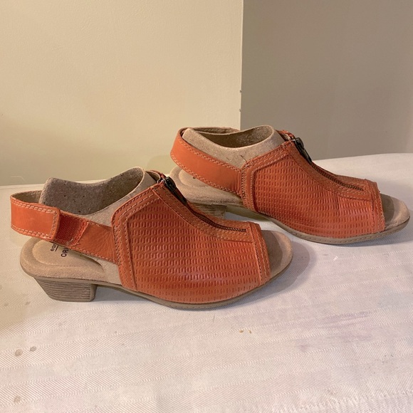 Earth Origins Marietta Maureen Leather Front Zip Heeled Sandals Ginger Spice - Picture 2 of 4